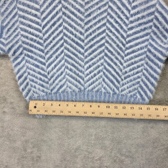 C/MEO Collective Sweater Womens XS Blue White Chevron Fuzzy Crewneck Cropped - Picture 6 of 10